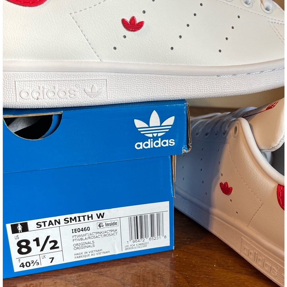 ADIDAS Women's Stan Smith White / Red Heart Shoes - Picture 9 of 10